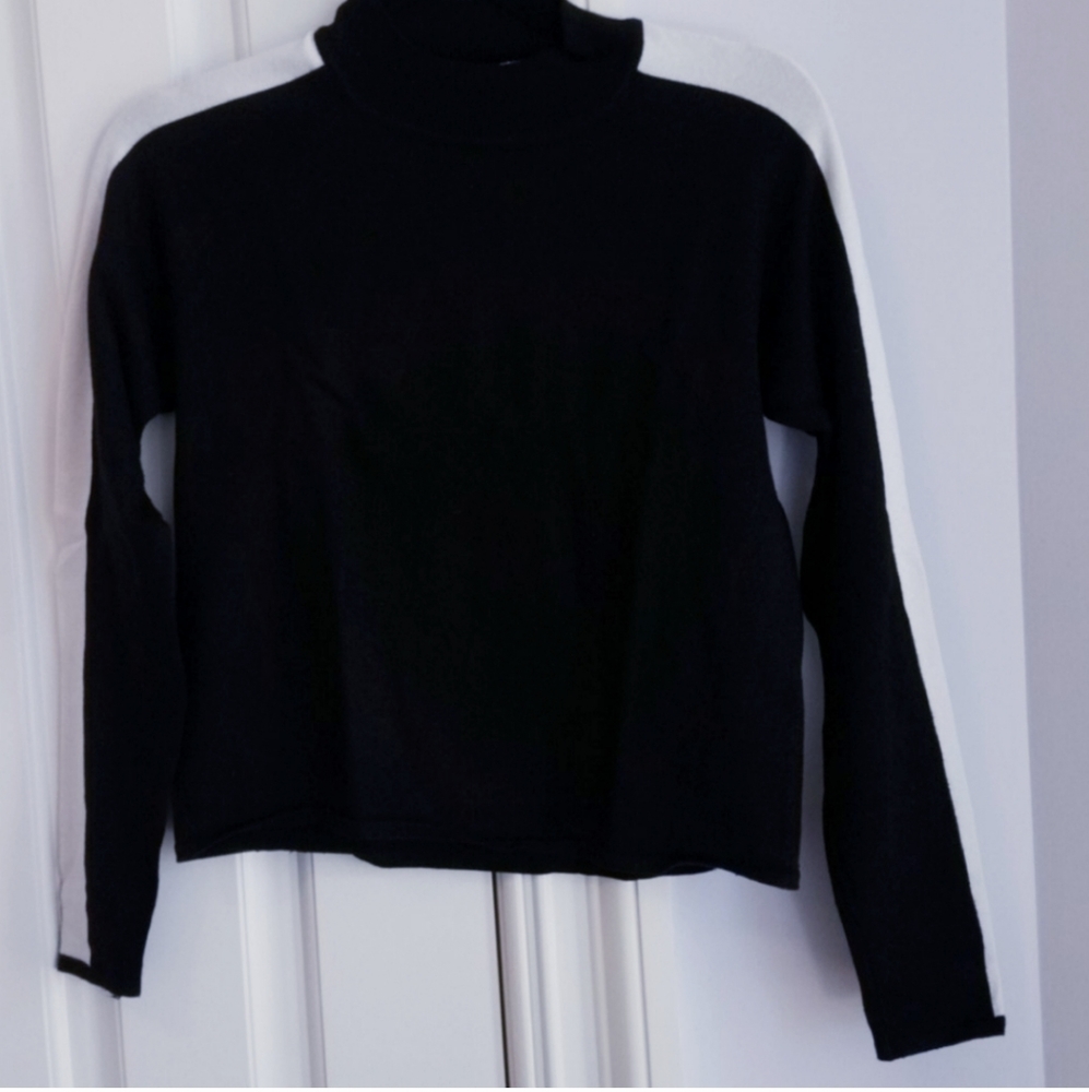 Mock Turtle Neck Crop Top